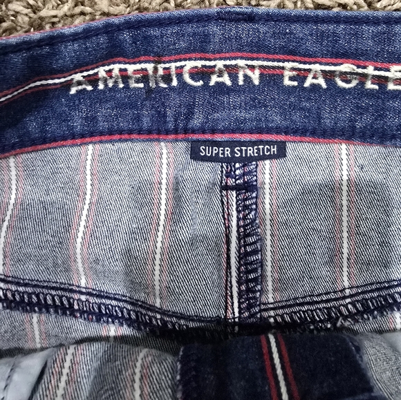 American Eagle Super Stretch Hi-Rise Denim Mini Skirt Red Stripe Size 10 NWOT - Picture 2 of 8